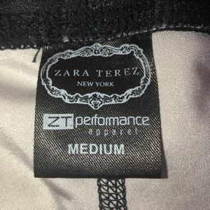 Zara Terez Pants - Zara Terez Audio Performance Crop Leggings M Zara Terez Pants - Zara Terez Audio Performance Crop Leggings M